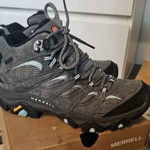 Merrell Women's Black and Gray Athletic Shoes